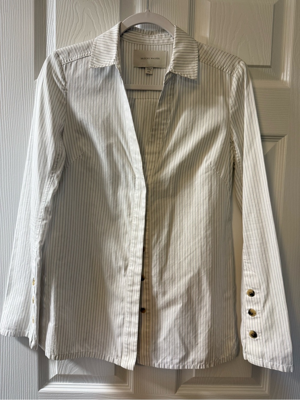 Brochure Walker Soft  White Pinstripe Cotton vneck Collared Shirt Jacket sz XS